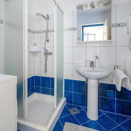 Awesome In With House Sea View