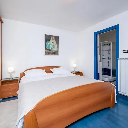 Appartement In With Wifi Rabac